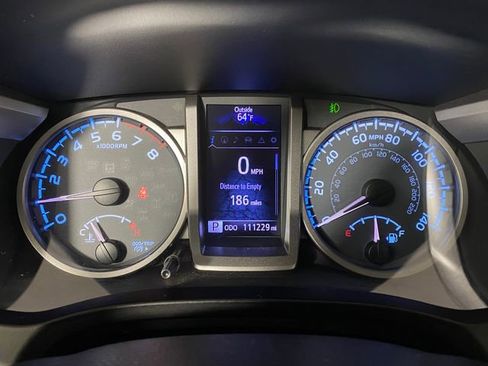 Used 2017 Toyota Tacoma Limited w/ Tow Package AWD/4WD image 19