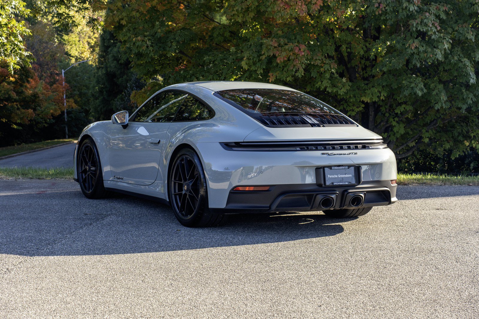Used 2025 Porsche 911 Carrera GTS RWD image 3