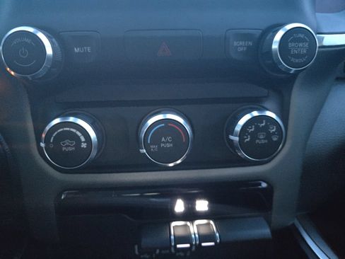 Used 2022 RAM 1500 Big Horn AWD/4WD image 23