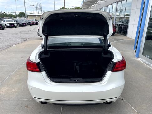 Used 2017 Nissan Maxima Platinum FWD image 8