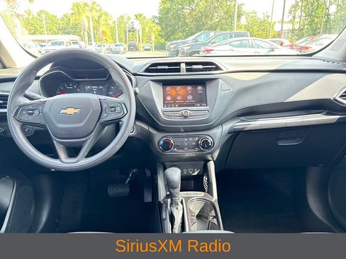 Used 2023 Chevrolet TrailBlazer LT FWD image 5