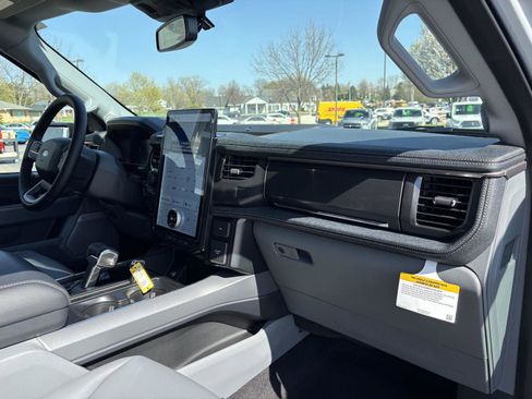 New 2025 Ford F150 Lightning Flash AWD/4WD image 23