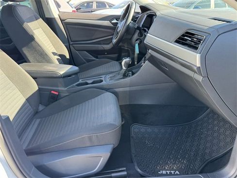 Certified 2022 Volkswagen Jetta S image 15