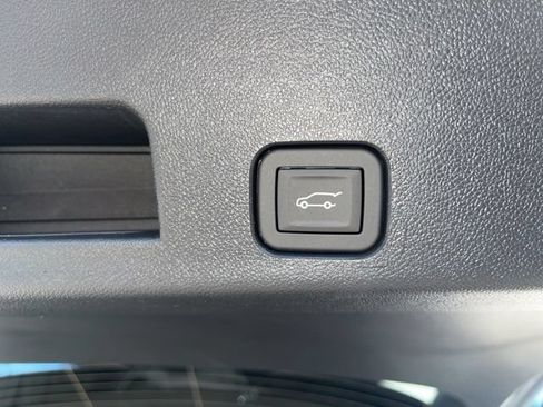 New 2026 Chevrolet Traverse LT w/ Sun and Wheel Package FWD image 13