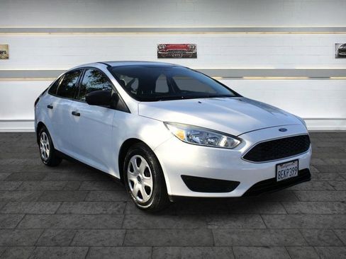 Used 2018 Ford Focus S FWD image 1