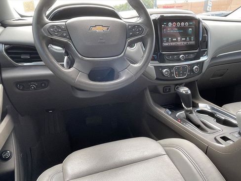 Used 2018 Chevrolet Traverse Premier w/ Driver Confidence II Package FWD image 9