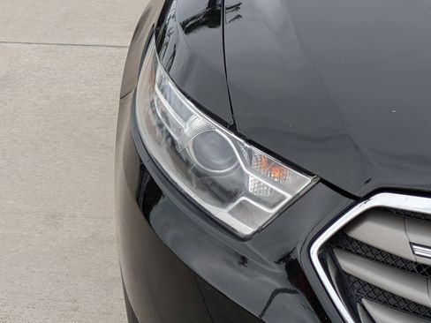 Used 2018 Ford Taurus SEL w/ Equipment Group 201A image 7