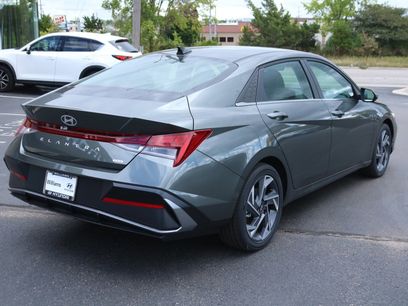 New 2025 Hyundai Elantra Limited