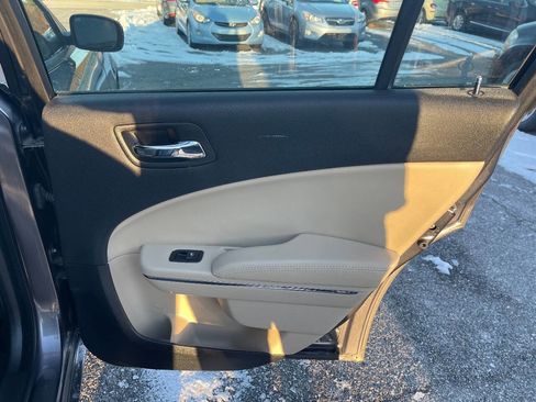 Used 2014 Dodge Charger SE image 32