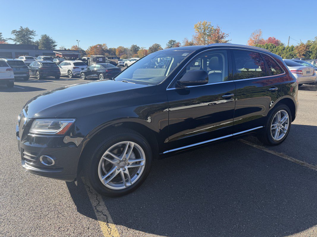 Used 2017 Audi Q5 2.0T Premium Plus w/ Technology Package AWD/4WD image 1