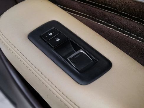 Used 2018 Lexus LS 500 w/ Accessory Package (Z1) RWD image 60