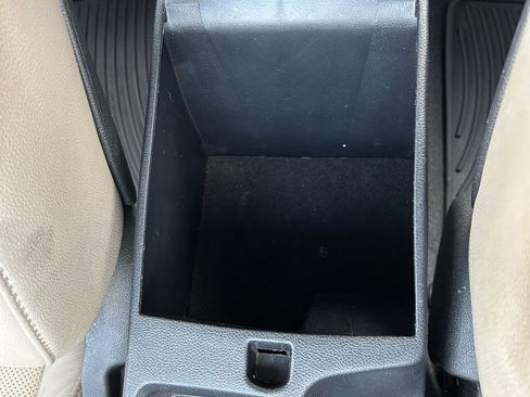Used 2015 Hyundai Elantra Limited FWD image 23