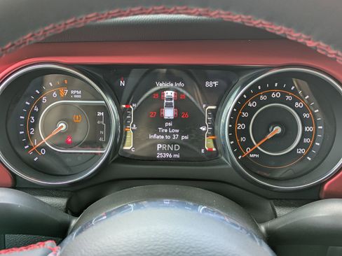 Used 2023 Jeep Gladiator Rubicon w/ Cold Weather Group image 21