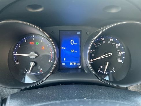 Used 2018 Toyota C-HR XLE FWD image 20