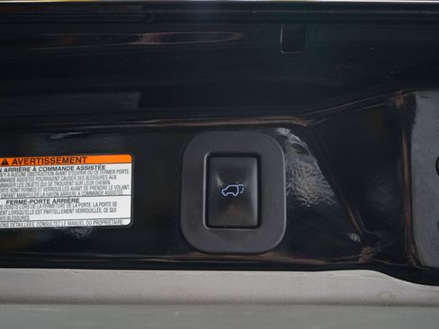 Used 2017 Toyota Sienna SE FWD image 11
