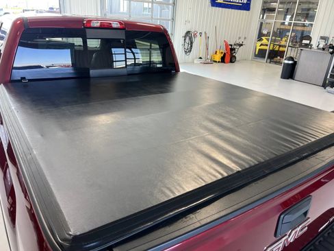 Used 2018 GMC Sierra 1500 SLT AWD/4WD image 21