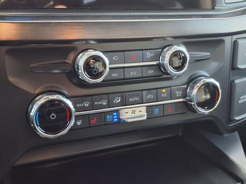 New 2026 Ford F250 Lariat w/ Black Appearance Package image 7