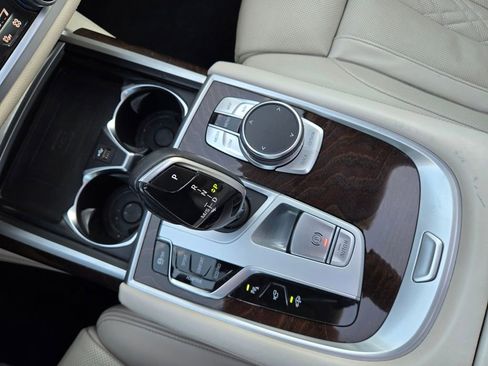 Used 2020 BMW 740i w/ Premium Package image 37