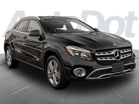 Used 2018 Mercedes-Benz GLA 250 4MATIC image 4