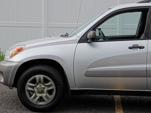 Used 2005 Toyota RAV4 4WD image 10