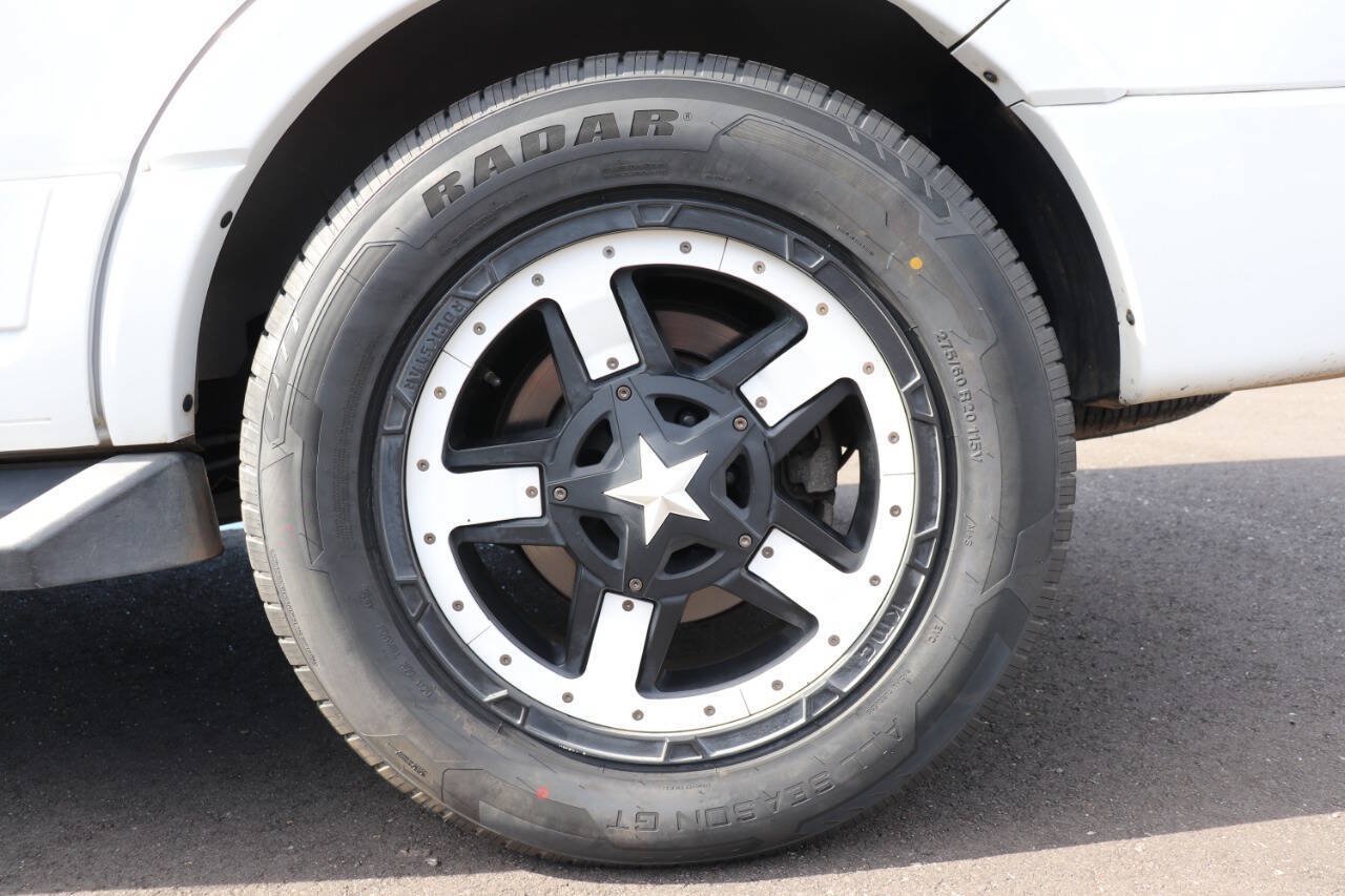 Used 2015 Ford Expedition XLT AWD/4WD image 11