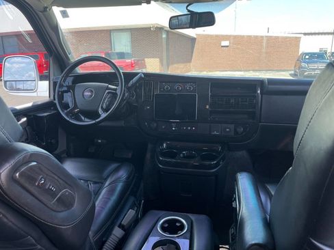 Used 2023 GMC Savana 2500 Extended image 26