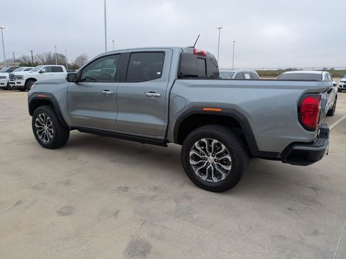 Used 2025 GMC Canyon Denali image 6