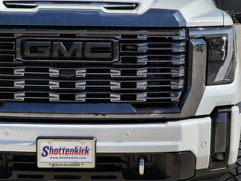 Used 2024 GMC Sierra 2500 Denali Ultimate w/ Max Trailering Package image 9