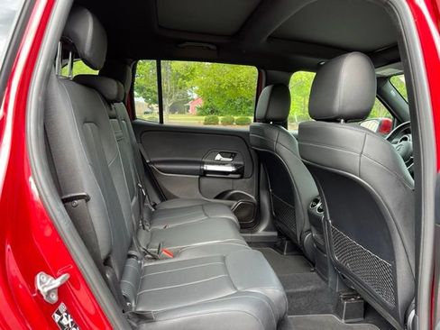 Used 2020 Mercedes-Benz GLB 250 4MATIC w/ Premium Package image 20