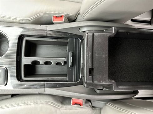 Used 2016 Chevrolet Traverse LT image 21