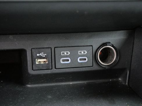 Certified 2024 Toyota Highlander LE image 32