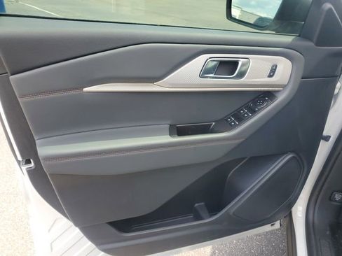 New 2026 Ford Explorer Active image 12