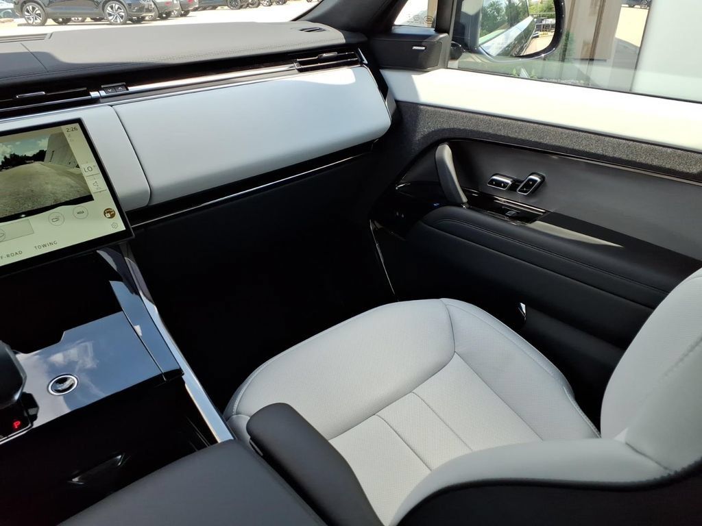 New 2025 Land Rover Range Rover Sport Dynamic SE AWD/4WD image 22