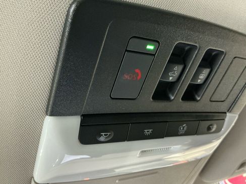 Used 2024 Nissan Pathfinder Platinum w/ Cargo Package image 15