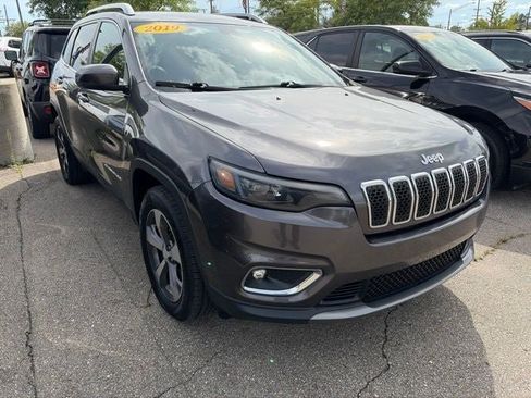 Used 2019 Jeep Cherokee Limited w/ Trailer Tow Group AWD/4WD image 2