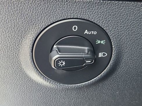 Certified 2024 Volkswagen Taos SEL image 20