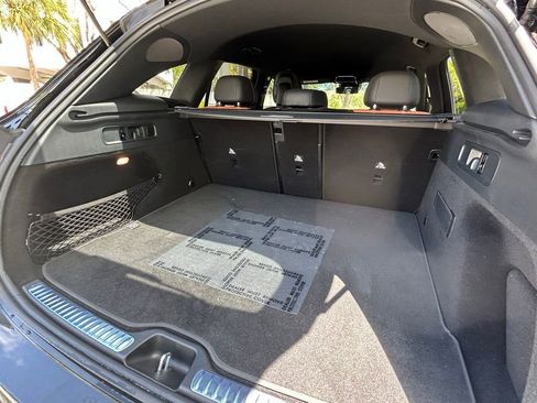 Used 2025 Mercedes-Benz GLC 300 image 44