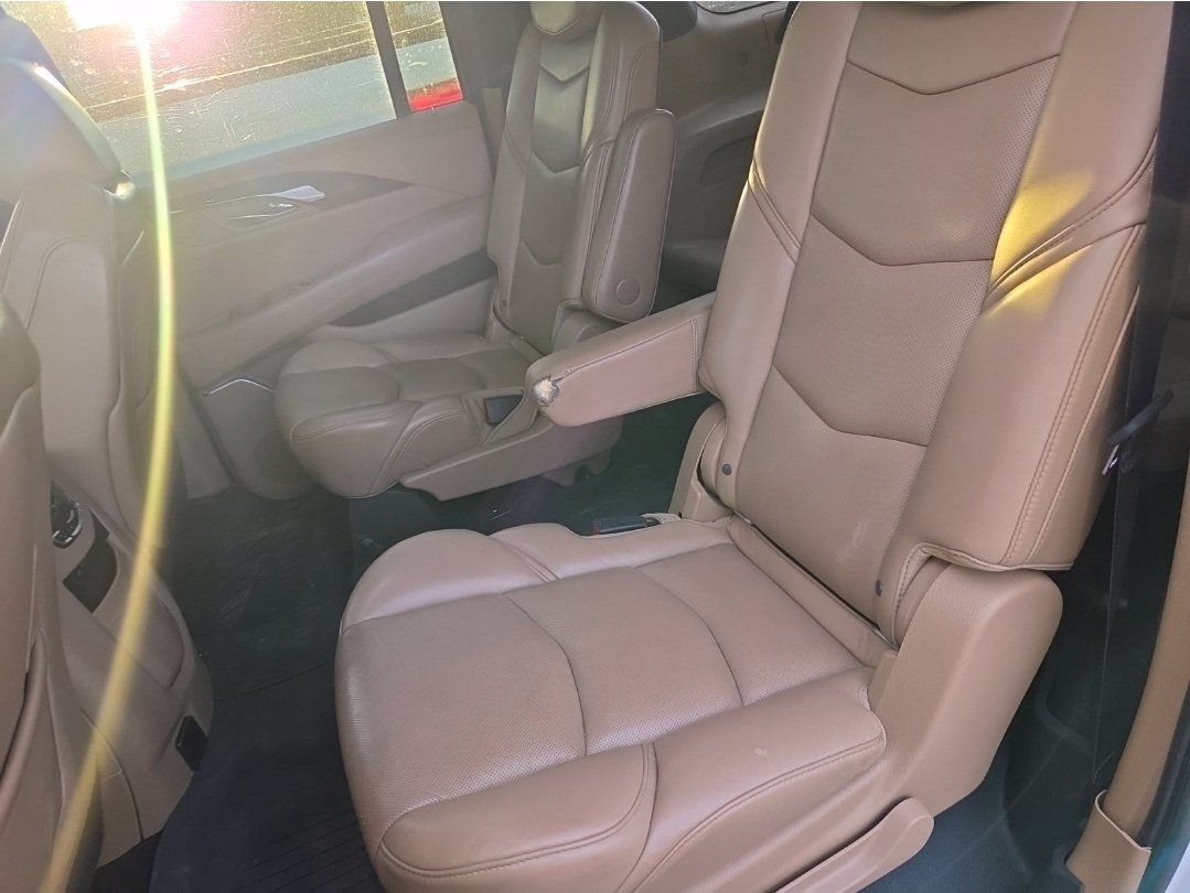 Used 2020 Cadillac Escalade ESV Platinum AWD/4WD image 12