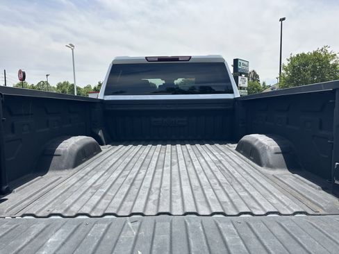 Used 2024 GMC Sierra 2500 SLE w/ SLE Value Package; AWD/4WD image 19