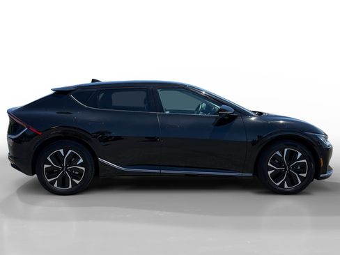 Used 2022 Kia EV6 Wind w/ Wind Technology Package AWD/4WD image 6