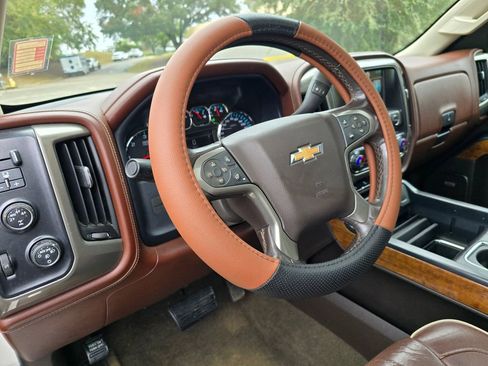 Used 2015 Chevrolet Silverado 1500 High Country w/ High Country Premium Package image 34