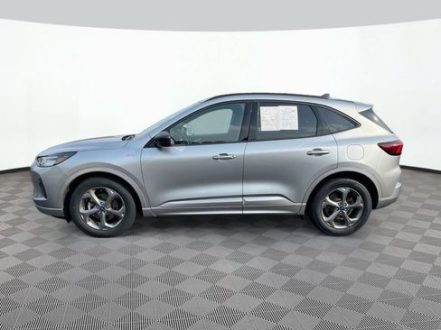 Used 2023 Ford Escape ST-Line FWD image 9