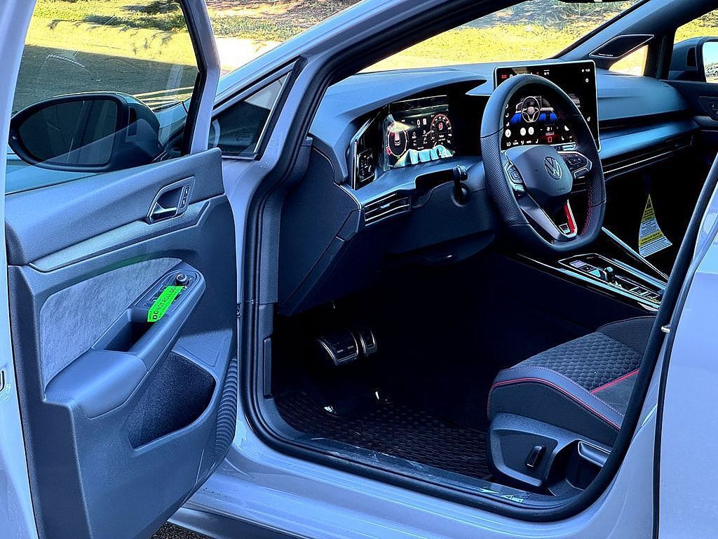New 2026 Volkswagen GTI SE FWD image 10