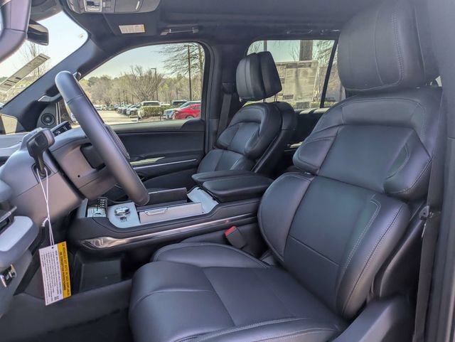 New 2026 Lincoln Navigator Reserve w/ Jet Appearance Package AWD/4WD image 19
