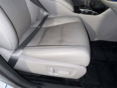 Used 2017 Toyota Highlander Limited Platinum image 15