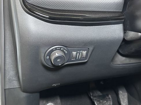 New 2026 Jeep Compass Limited image 19