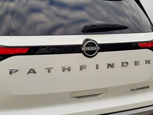 Used 2024 Nissan Pathfinder Platinum w/ Cargo Package image 12