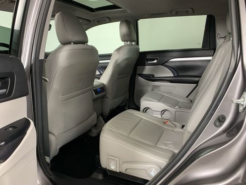 Used 2017 Toyota Highlander XLE w/ Protection Package #3 image 35