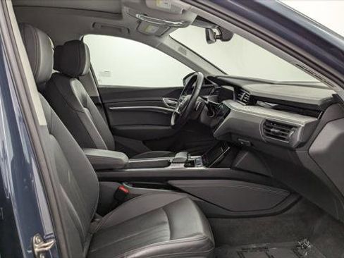 Used 2021 Audi e-tron Premium Plus w/ Premium Plus Package image 21