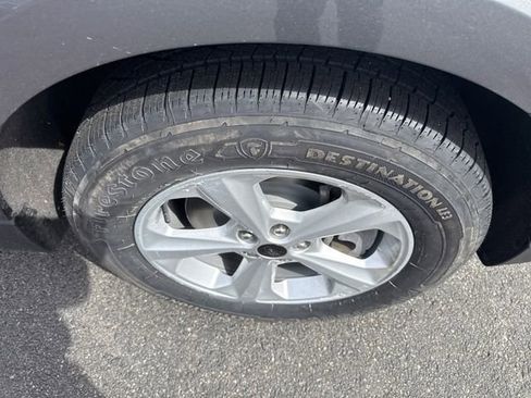 Certified 2024 Ford Edge SE image 12